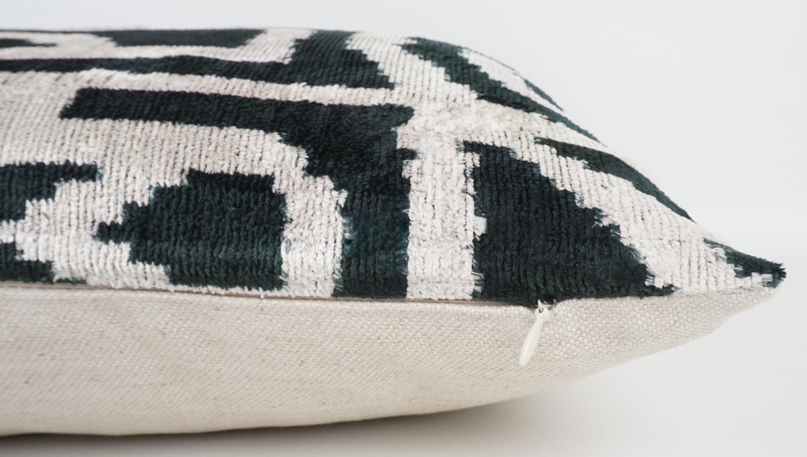 KISSENHÜLLE HANDMADE SILK/ VELVET BLACK-WHITE